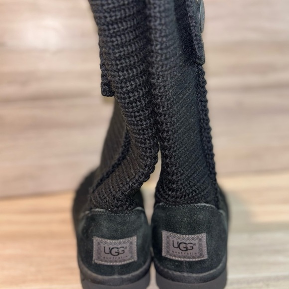 UGG black cable knit boots, button detail. Classic Cardy Boot - Picture 4 of 7
